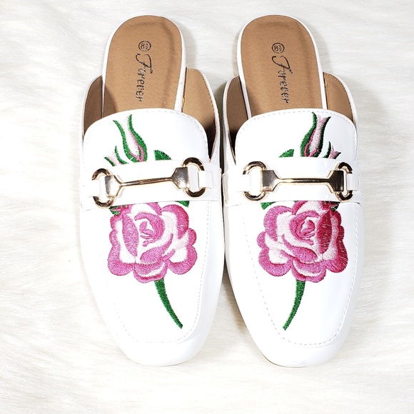 NWB New From Boutique! White and Pink Mules - Picture 4 of 5